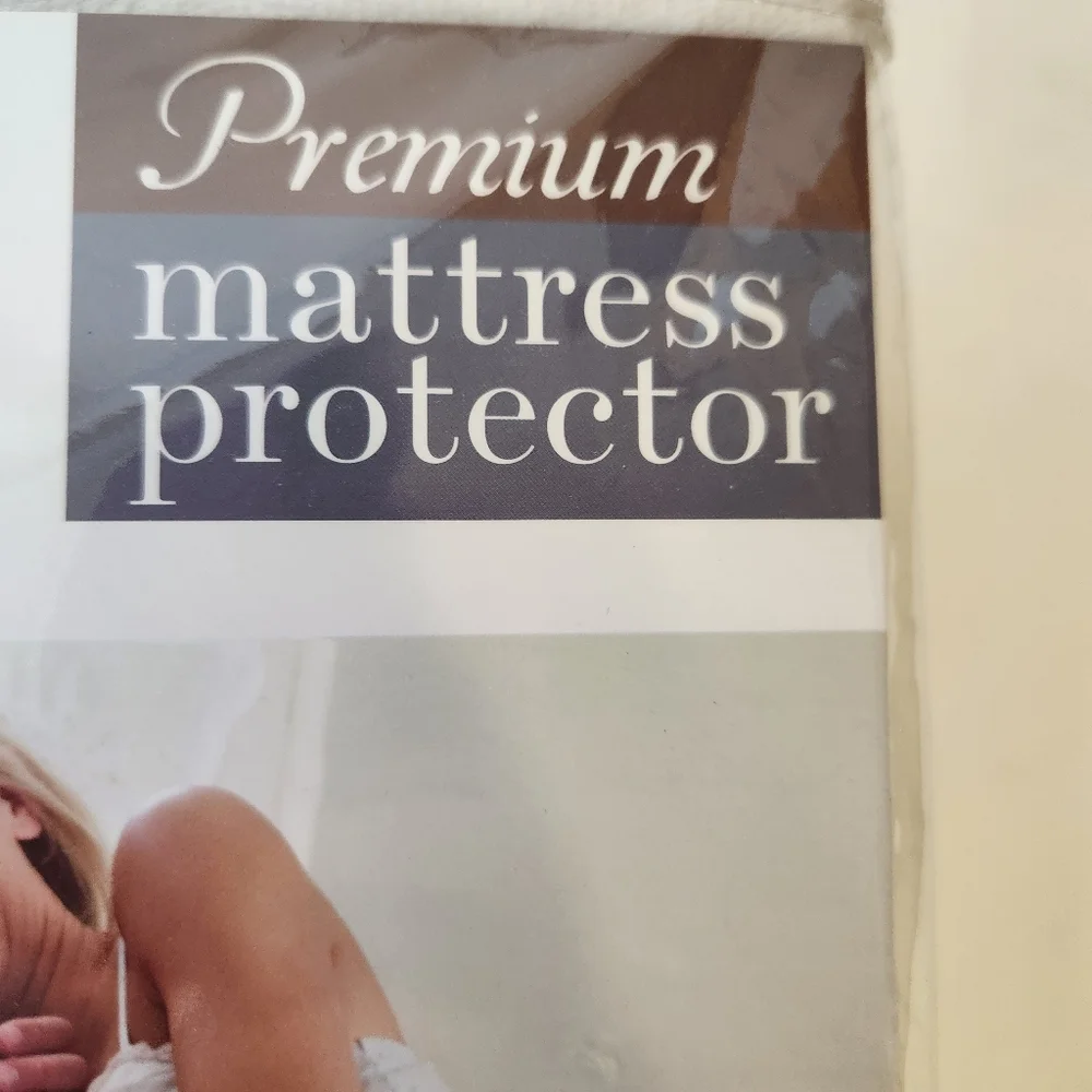 SafeRest Premium Waterproof Mattress Protector King Size Cotton Blend NIB